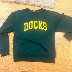 University of Oregon DUCKS crewneck. Size Large